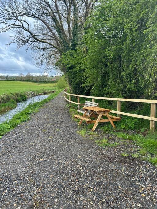 Riverside Cabin Limerick Junction 外观 照片