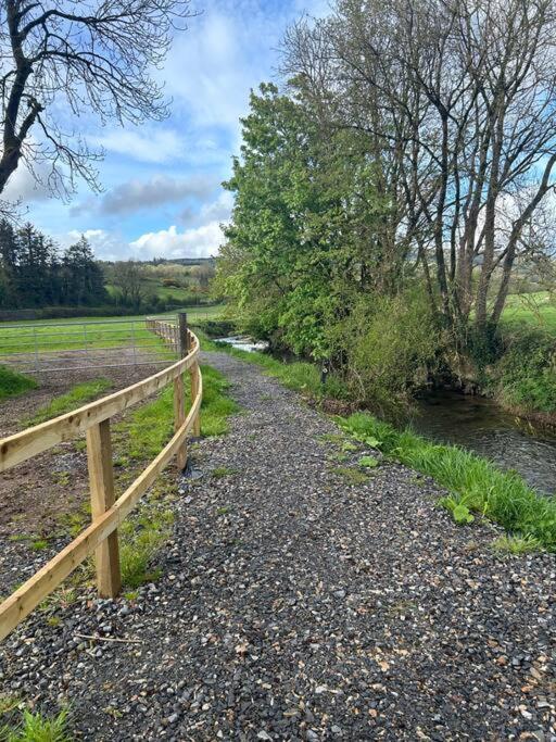 Riverside Cabin Limerick Junction 外观 照片