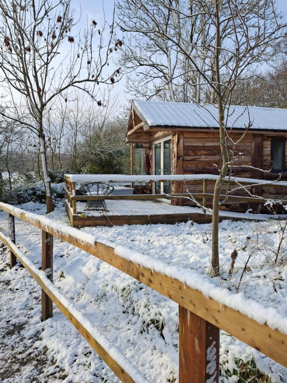 Riverside Cabin Limerick Junction 外观 照片