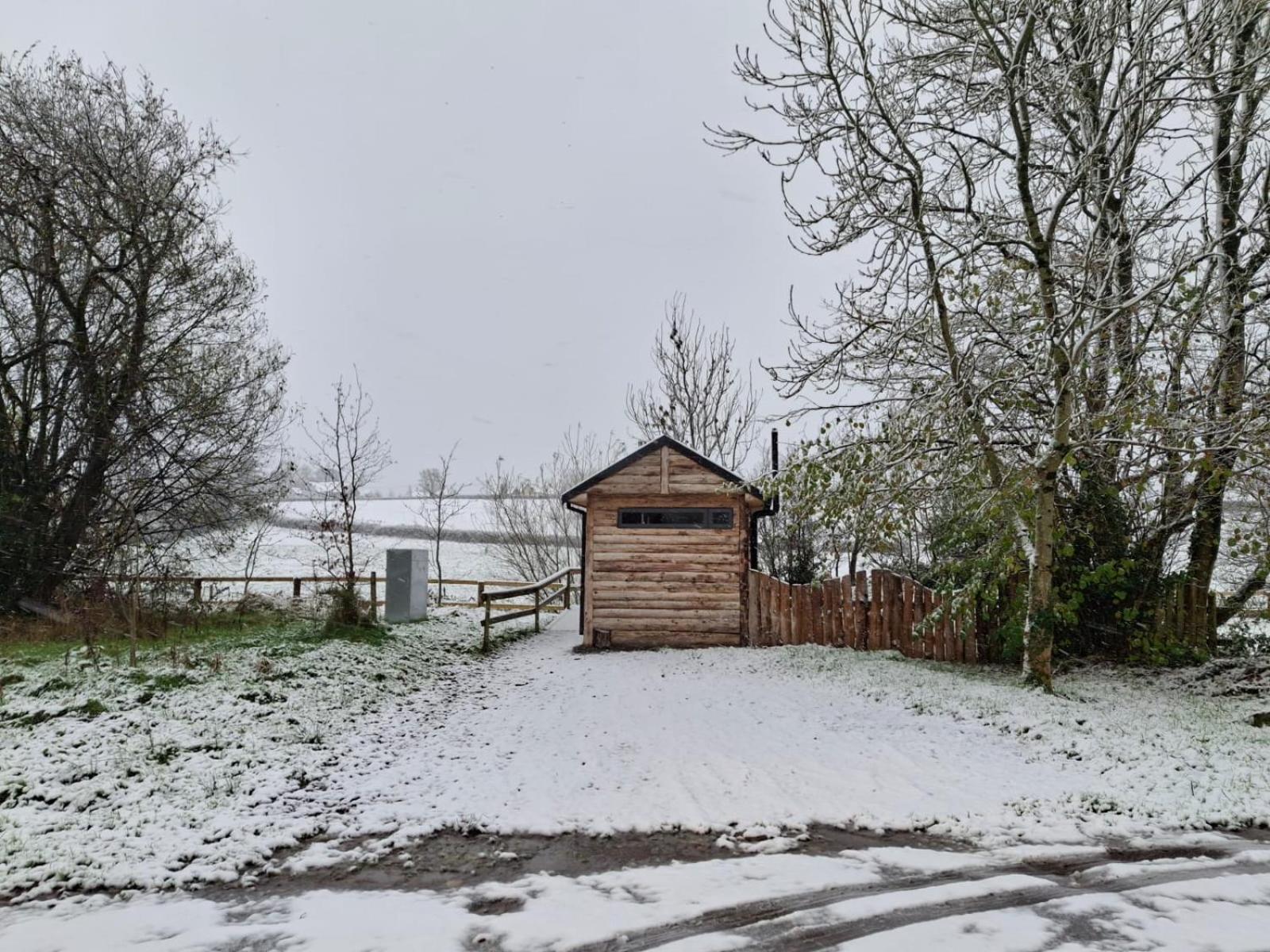 Riverside Cabin Limerick Junction 外观 照片