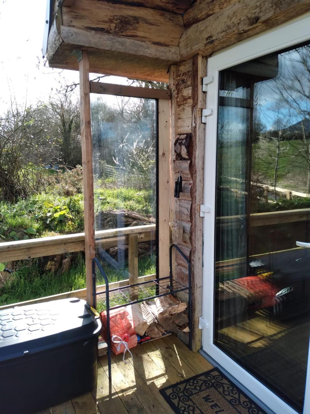 Riverside Cabin Limerick Junction 外观 照片