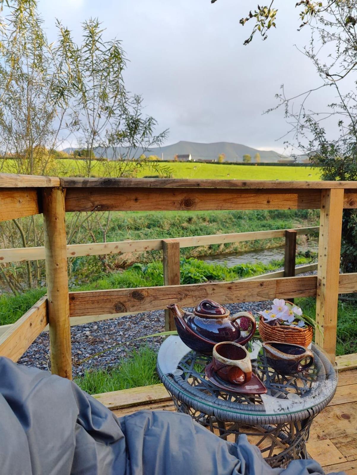 Riverside Cabin Limerick Junction 外观 照片